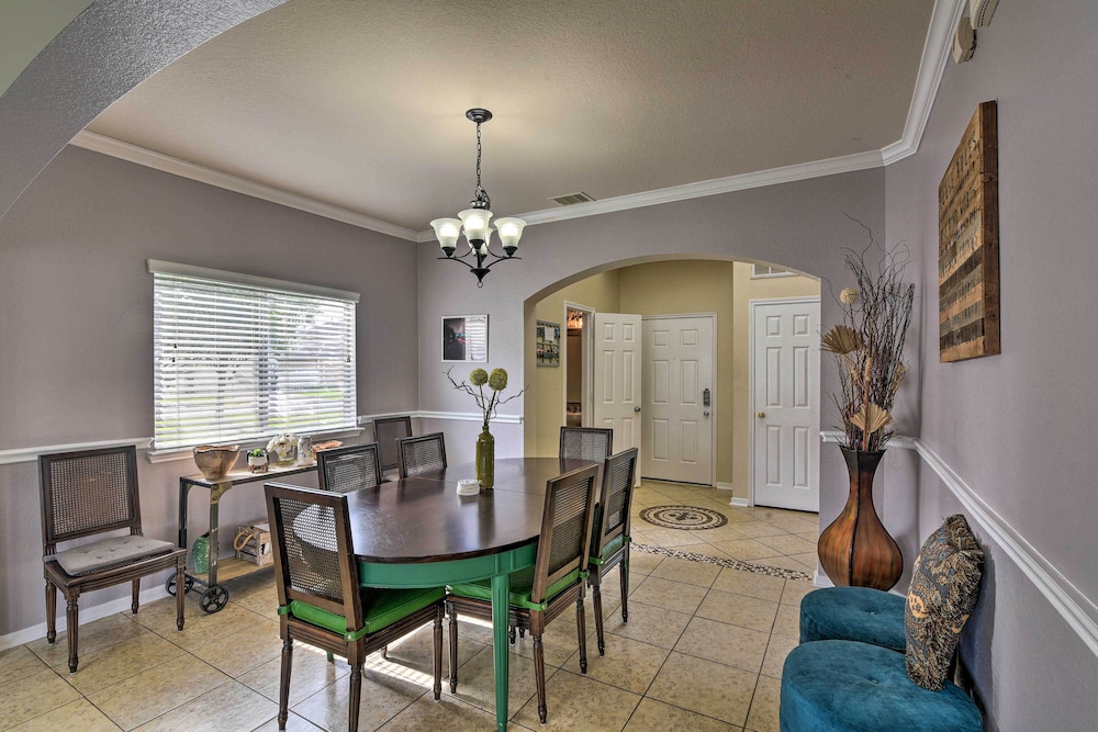 Houston Family Home w/ Yard ~ 8 Mi to NRG Stadium! view 4