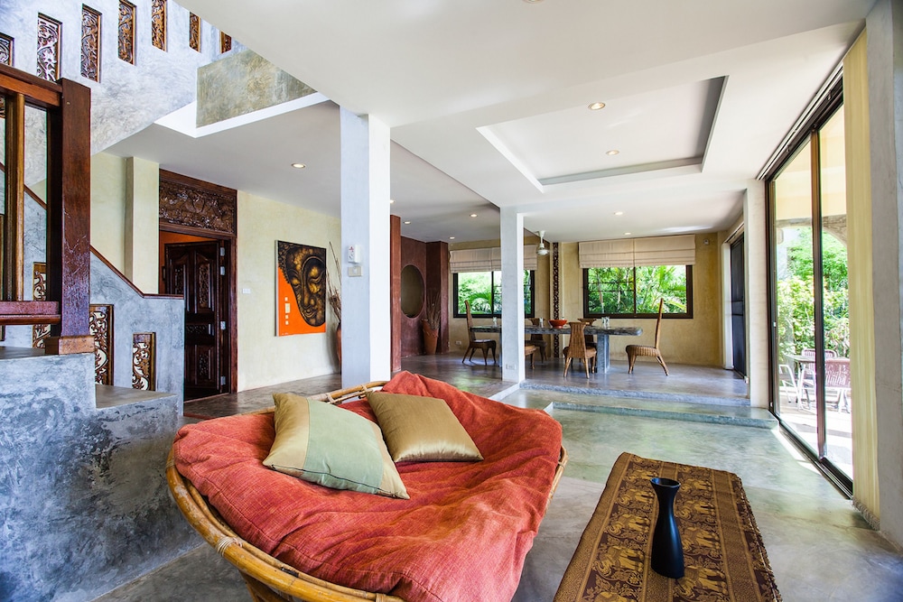 Charu Bay Villas