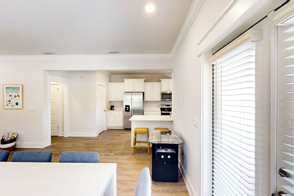 Home Near Beach w/ Pool, Arcade, Decks, W & D