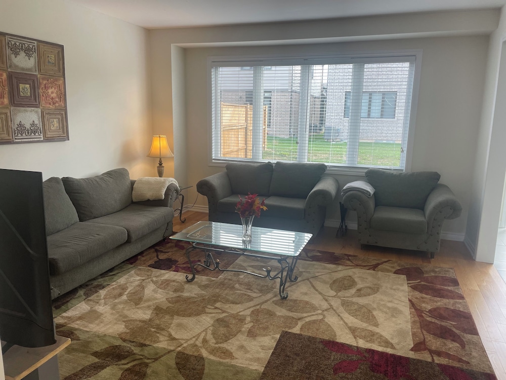 Brand New 3 Bedroom Home in West Niagara