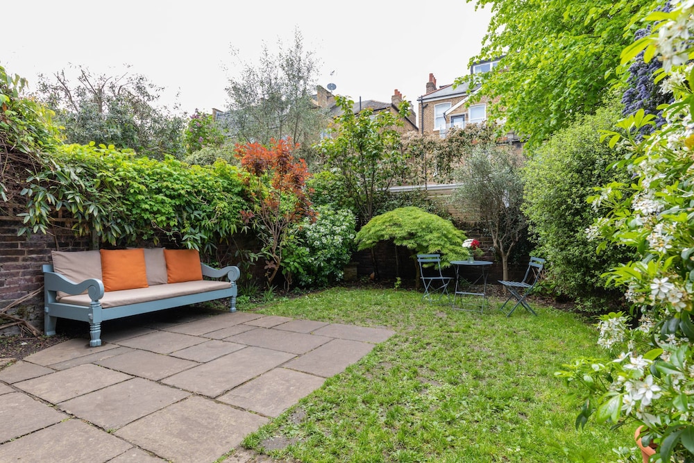 Poplar Grove II by Onefinestay