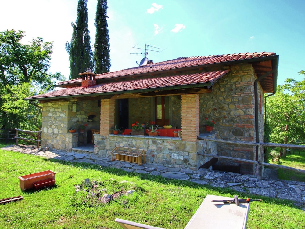 Striking Farmhouse, Ortignano view 3