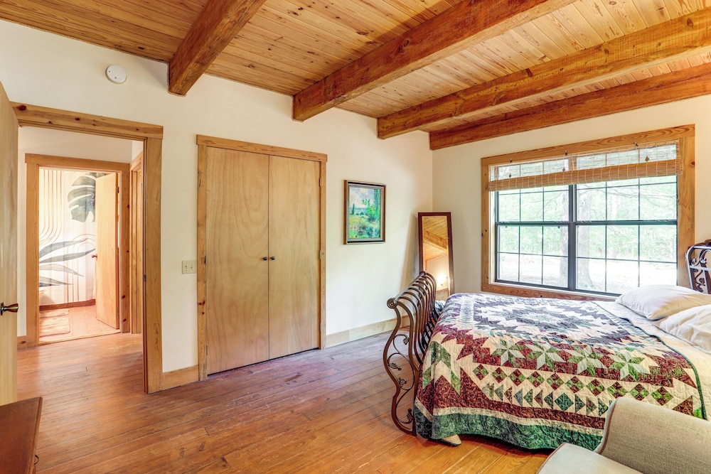 Trails & Creek On-site: Ozarks Retreat on 23 Acres