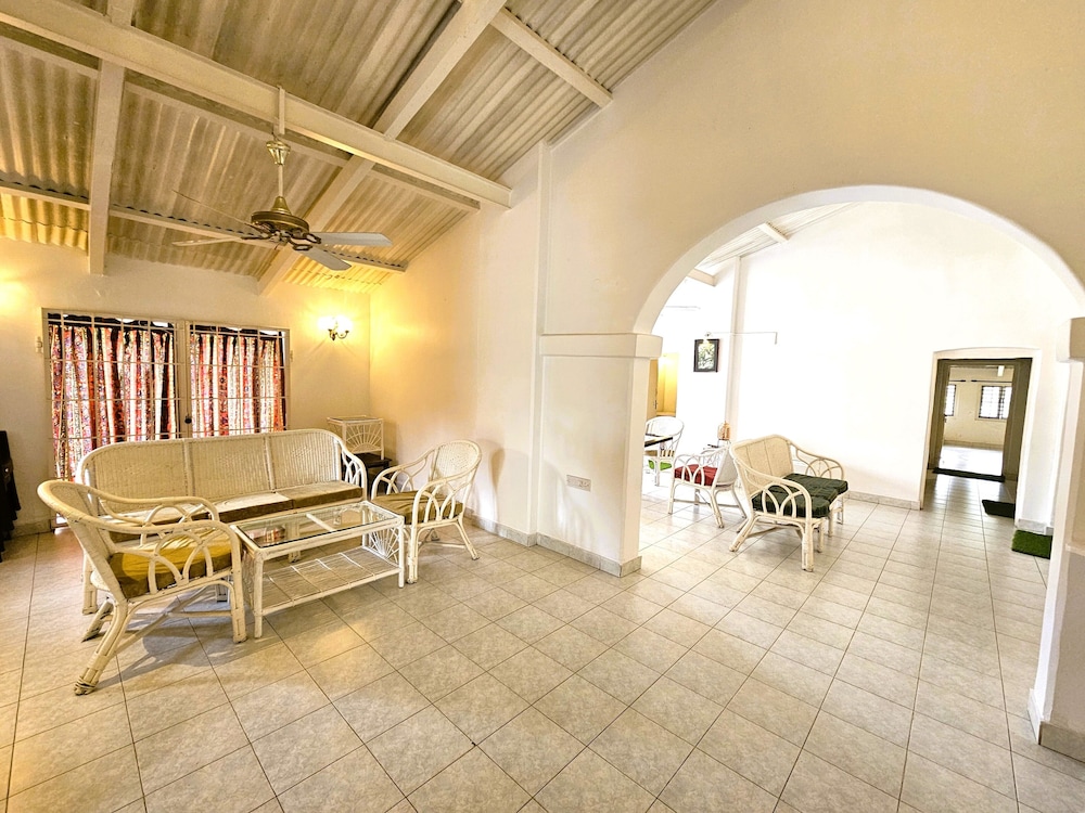 iSTAYS The Colonial Villa Yercaud