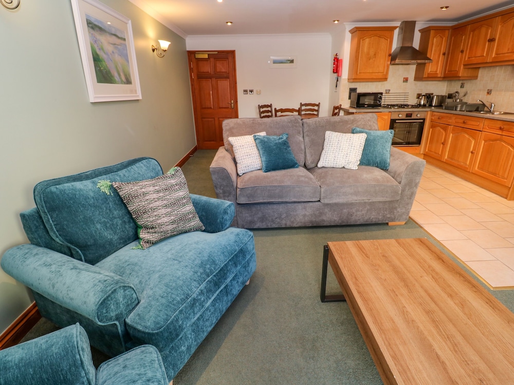 9 Beachcombers Apartments view 5