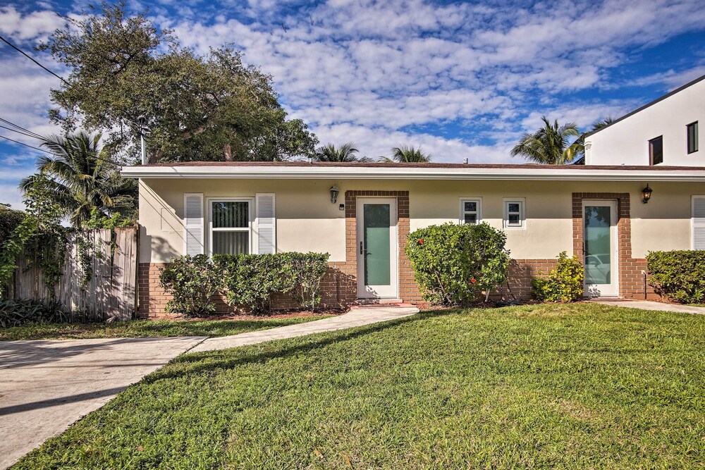 Ft. Lauderdale Townhome on Canal - 3 Mi. to Beach!