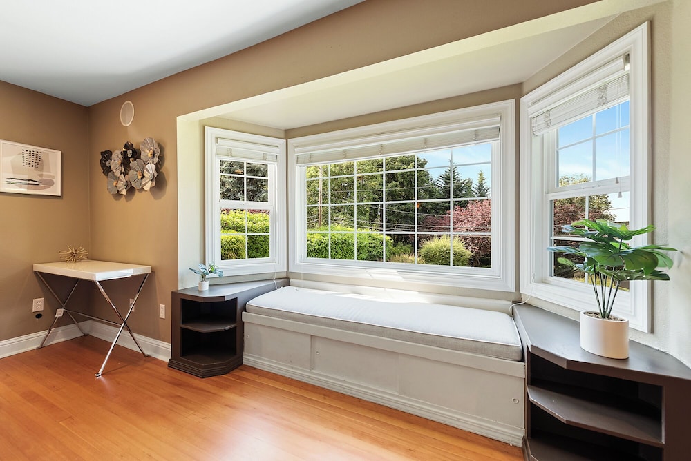 Private park in a cozy home next to I-90 huge yard
