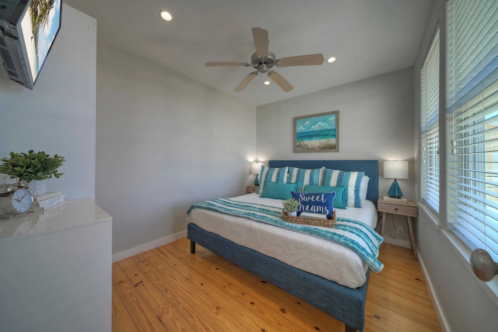 Pool Access, Private Patio Living, Near the Beach Seahorse Cove by Avantstay