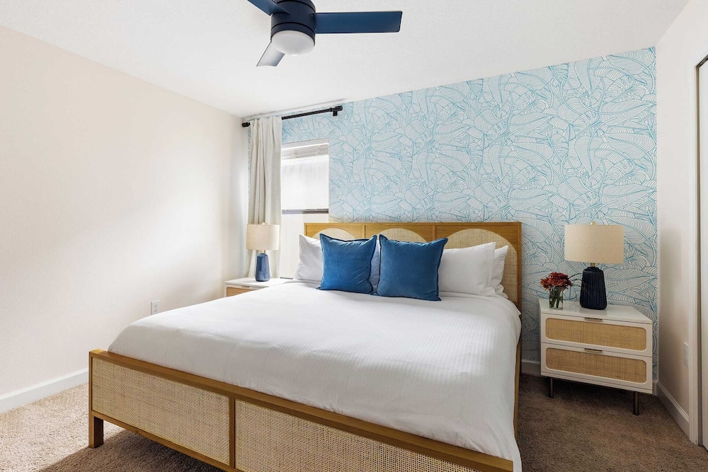 Sleeps 18! Family Retreat w/ Game Room, Pool, Resort Access Shadow Mountain
