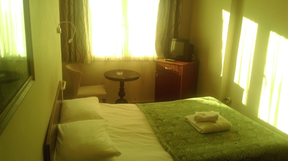 Adapalas Hotel