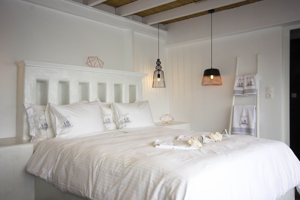 Anixi Lounge Suites - Adults Only photo 5