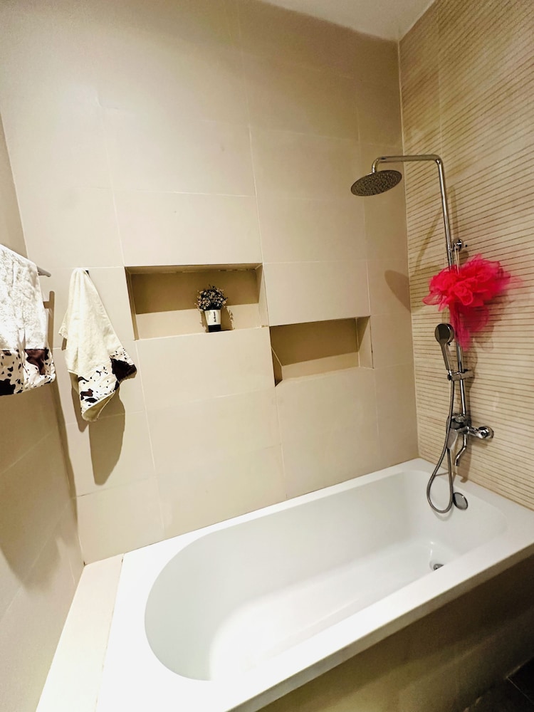 Executive Private Standing apt in Lusaka