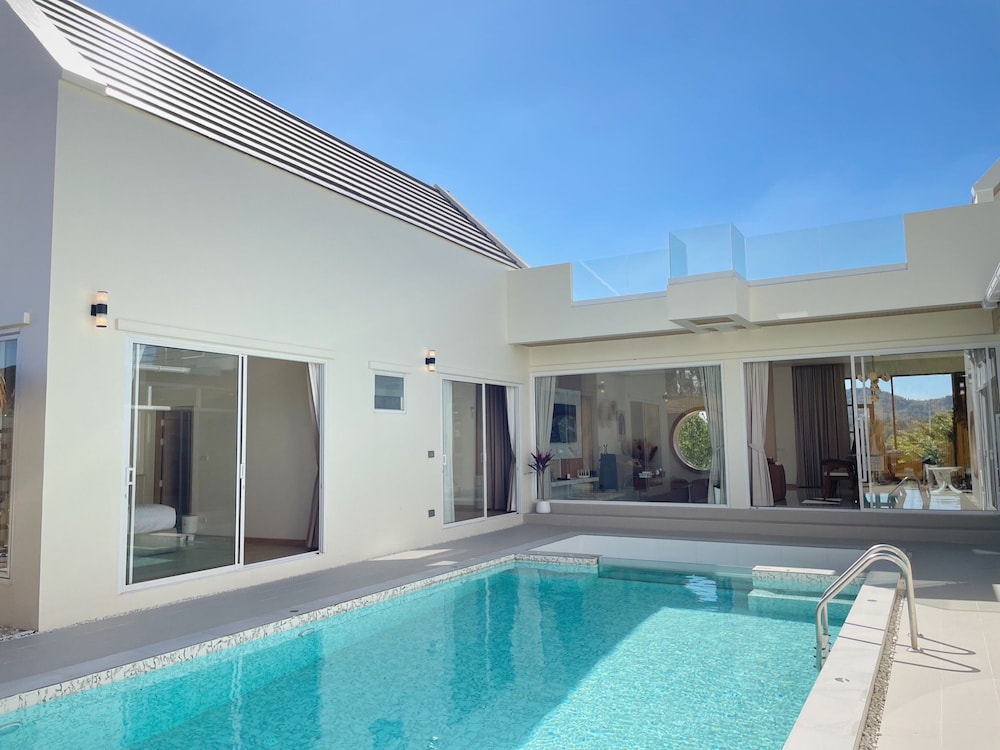Meefan private pool villa view 4