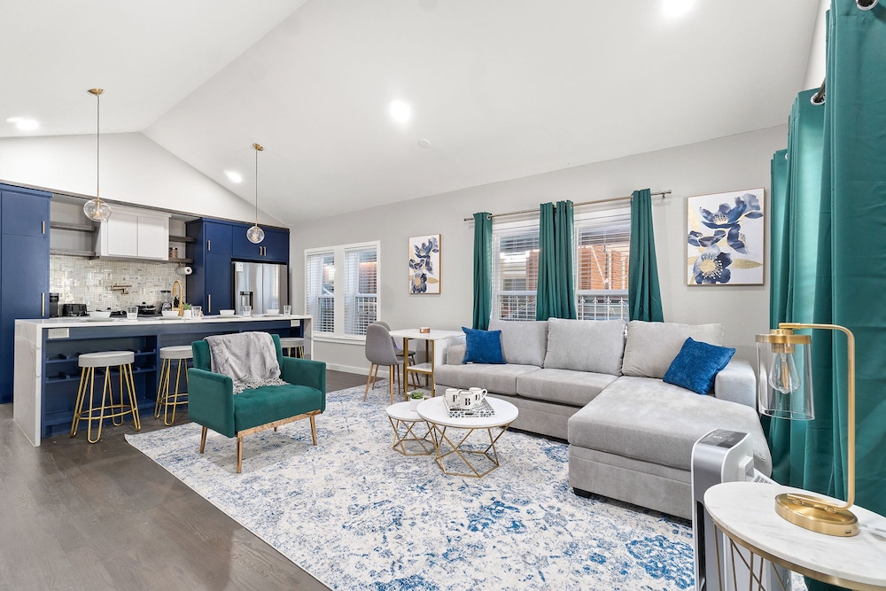 Emerald Indigo House Pet Friendly
