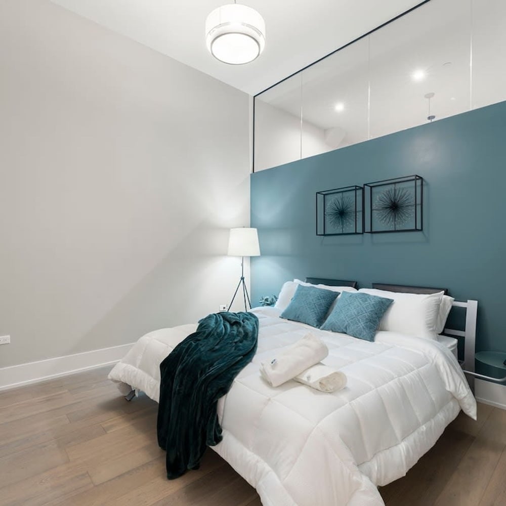 Chic River North Condo 2BR 2BA With Private Balcony