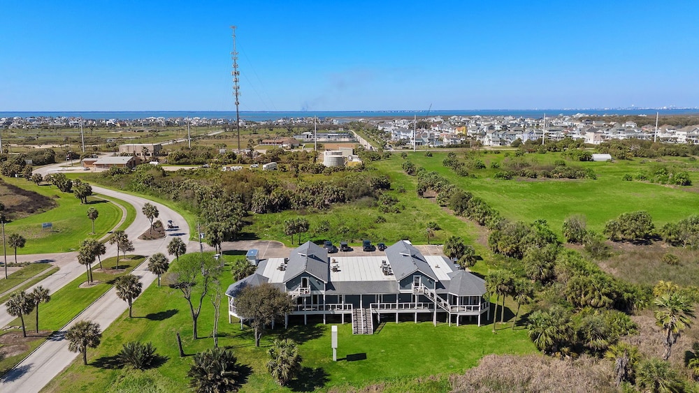 Pirates Beach Retreat by Ryson Vacation Rentals