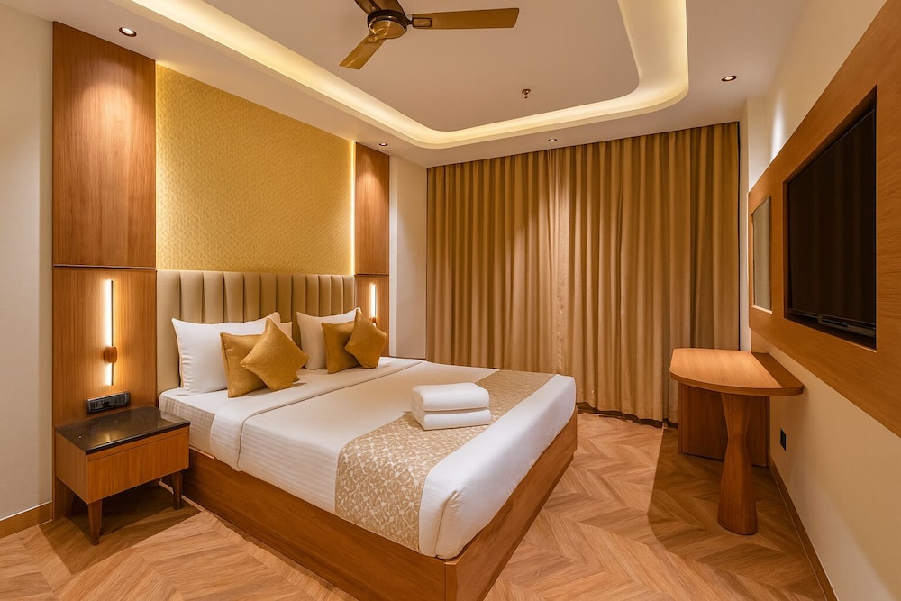 Hotel Grand Shalimar by JMD Group