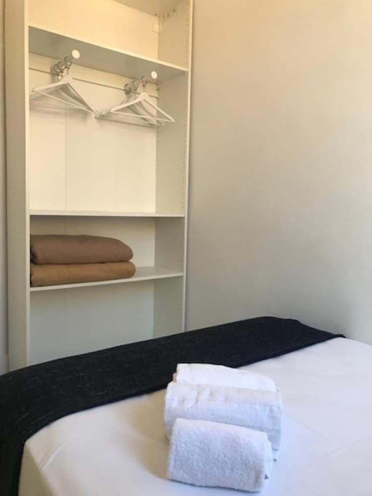 Hostal Express by gaiarooms