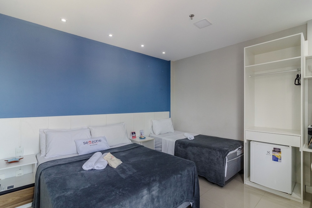 Stay With Pool and Sauna Just Steps From the Beach in Cabo Frio - HSC