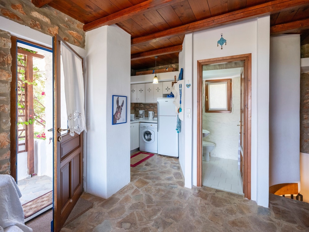 Elena s Traditional Dreamhouse