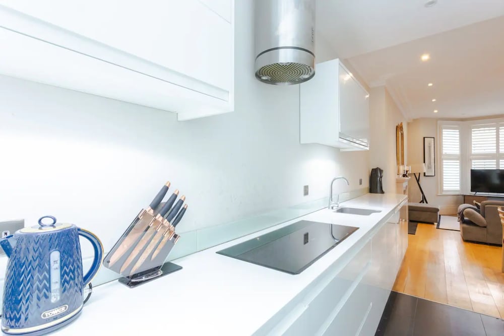 Modern 2 Bedroom Apartment Near Gloucester Road