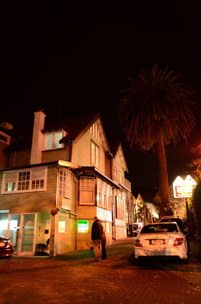 Parnell City Lodge