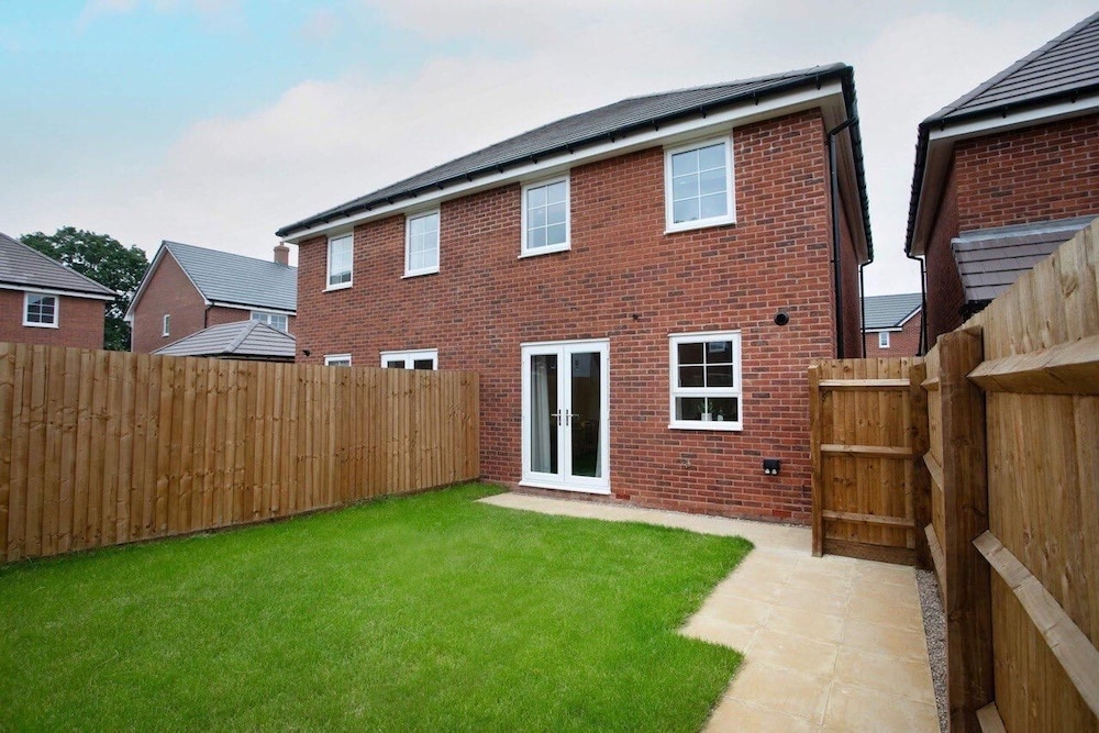 Fern Green Close