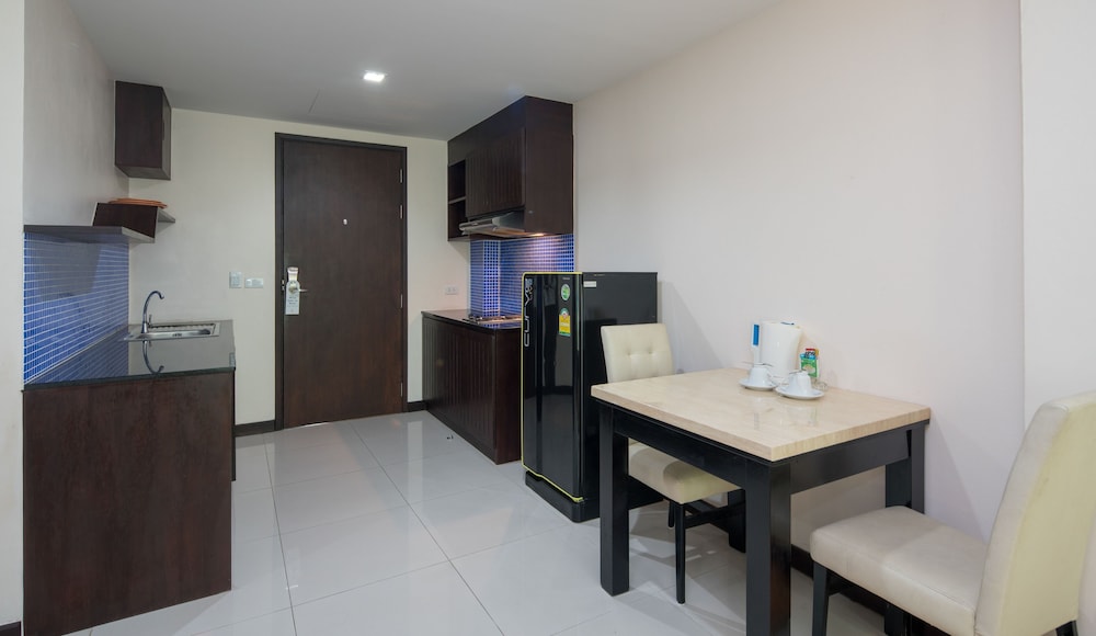 The Kris Condo by Knock-Knock