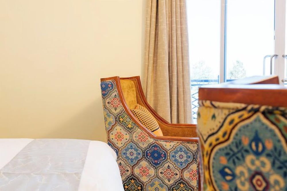 Lux Suites Golden View Manor Naivasha