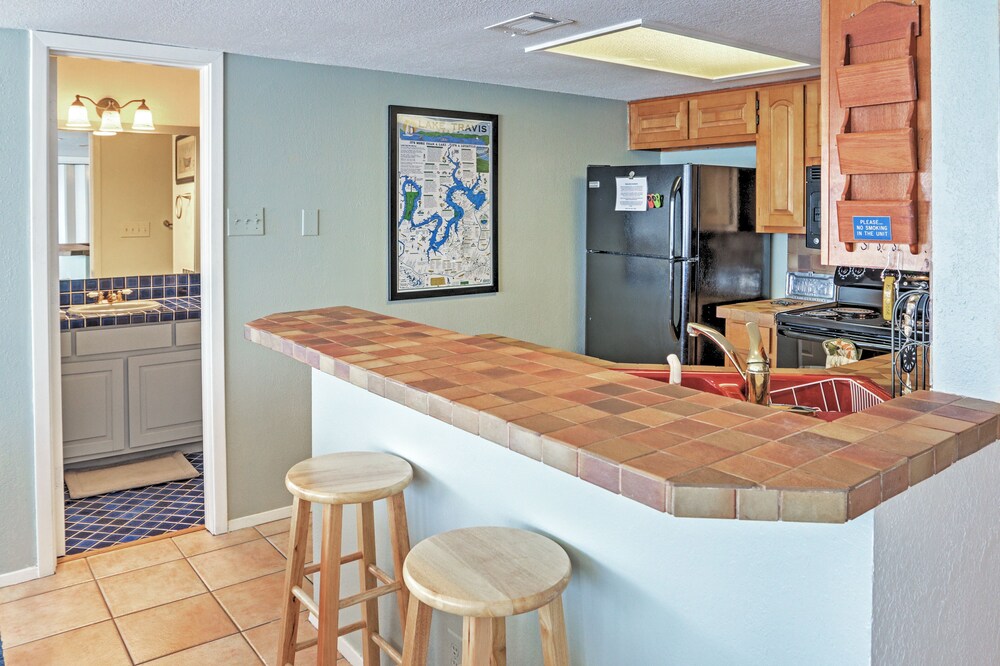 Spicewood Condo on The South Shore of Lake Travis! - Property Image 9