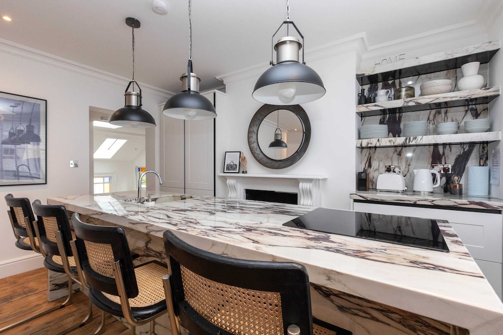 Stylish 2 Bedroom Apartment Near Oxford Street