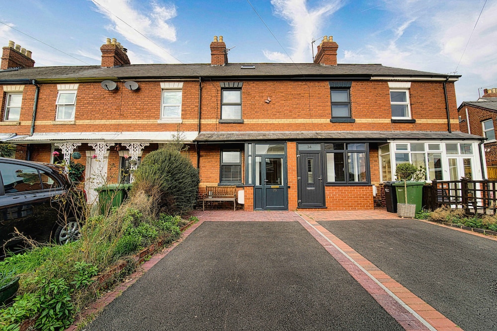 Host Stay Barton Road House