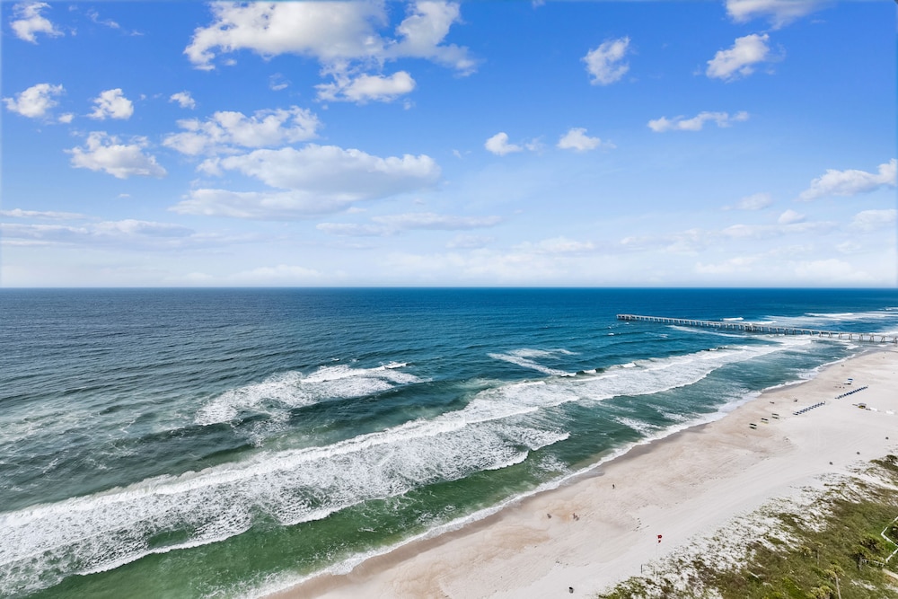 Grand Panama Beach Resort by Book That Condo