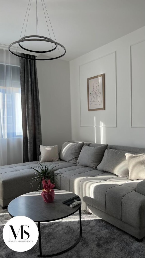Montenegro luxury suites - New city