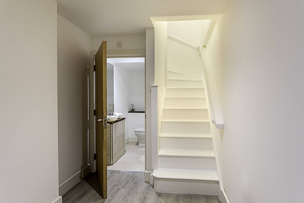 Duplex Two-bed Apartment Near Tower Bridge