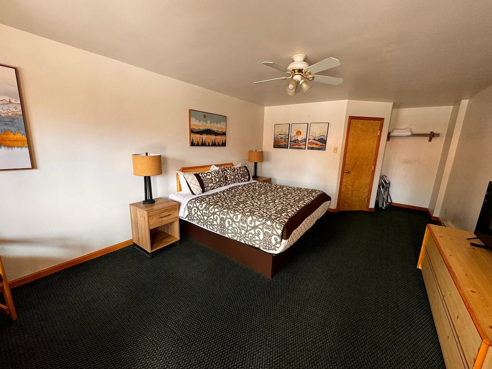 Lone Eagle Lodge - Property Image 47