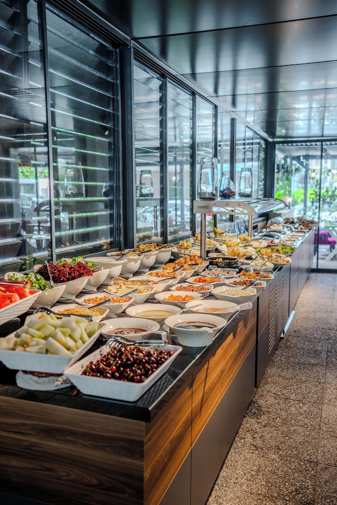 Nun By Laren Hotels - Image 20