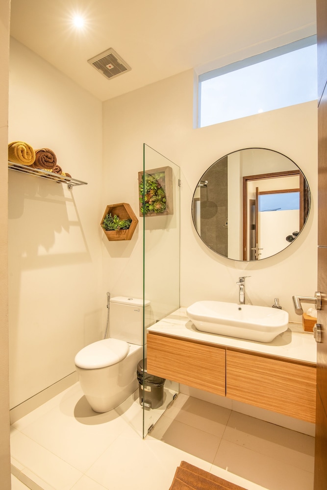 Mateo Villa Marvelous 6BR 2 Mins to Beach