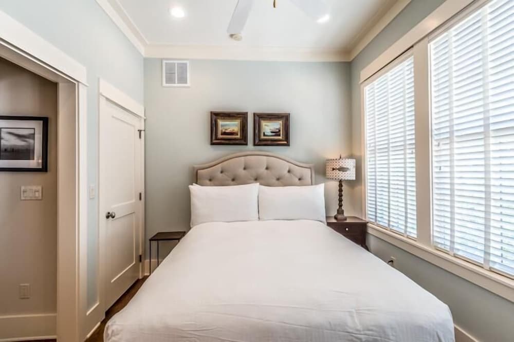 The Flagship of Watersound 5 Bedroom Holiday Home by Five Star Properties