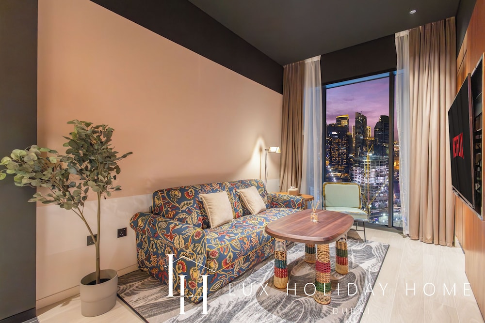 LUX The Modern Retro Suite