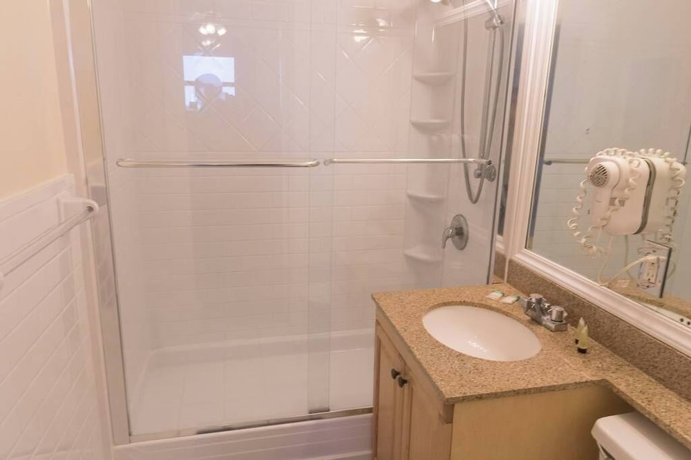 778 Studio Apartment Hollywood view 4