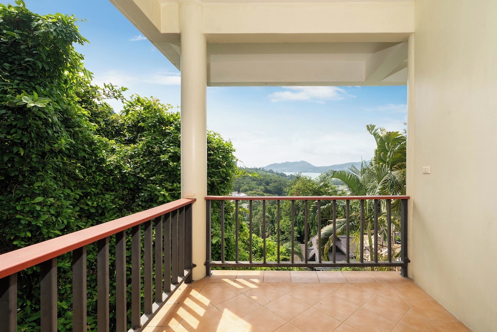 Emerald Hill Villas