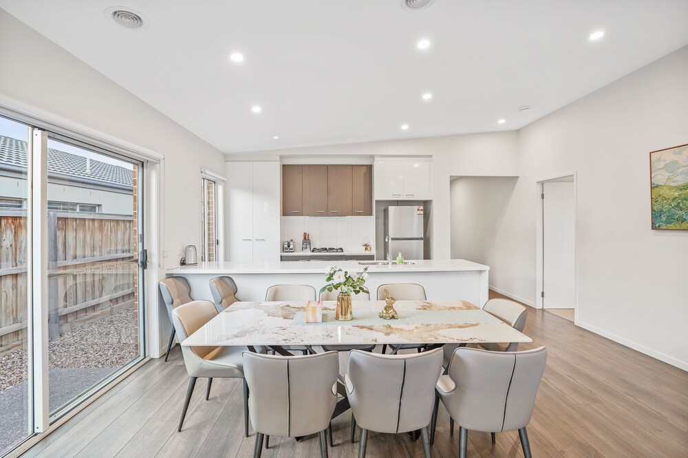 Kozyguru | Greenvale | 5 Bedroom Holiday Home