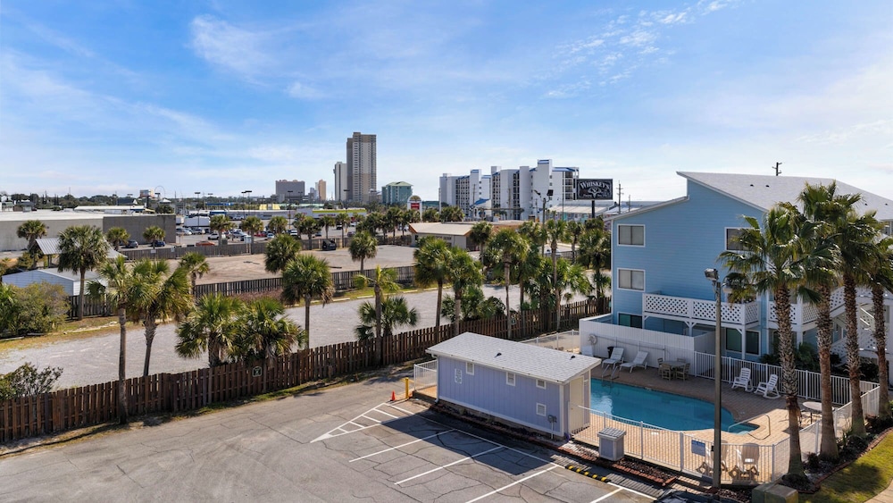 Sand Castles West A4: Steps to Beach, Pools, Private Balcony & More!