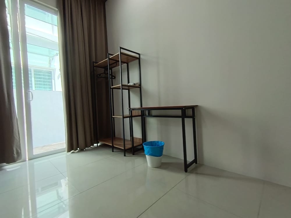 myRoom at 11 J Adams