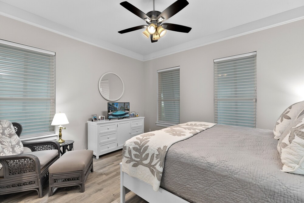 Sea Breeze Cottage - Private Home At The Shores 3 Bedroom Home