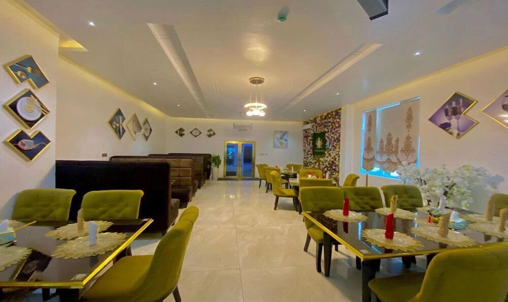 Food & Beverage