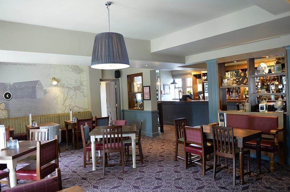 Crown and Anchor