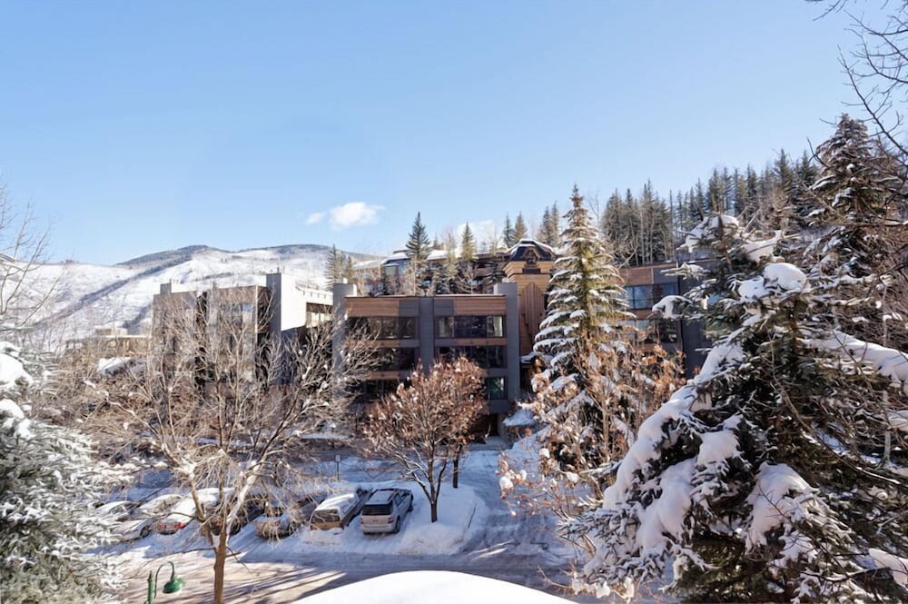 Durant Condominiums by Frias