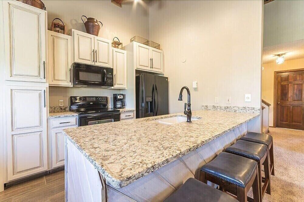 Phoenix 118A - 3 Br Condo
